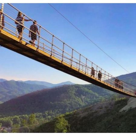 Wow Views!!-Mountain Escape-Outdoor Pool-Close To Downtown-Wifi-Cable-Private Balcony Гатлинбург Экстерьер фото