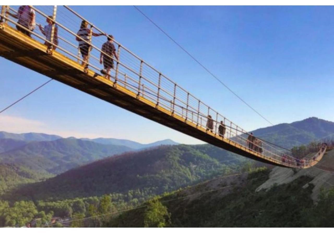 Wow Views!!-Mountain Escape-Outdoor Pool-Close To Downtown-Wifi-Cable-Private Balcony Гатлинбург Экстерьер фото